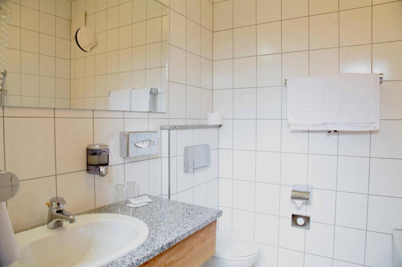 דיסבורג Hotel Lonac מראה חיצוני תמונה