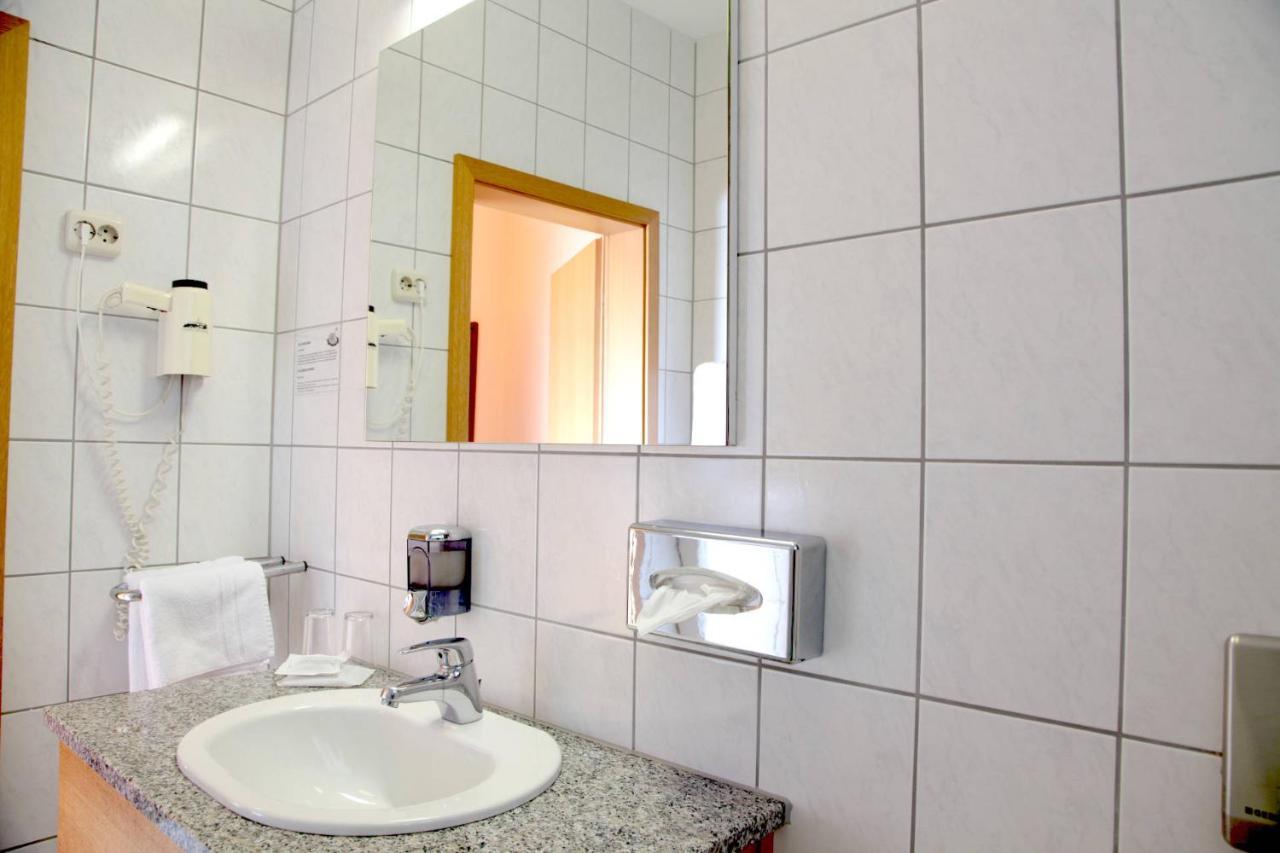 דיסבורג Hotel Lonac מראה חיצוני תמונה