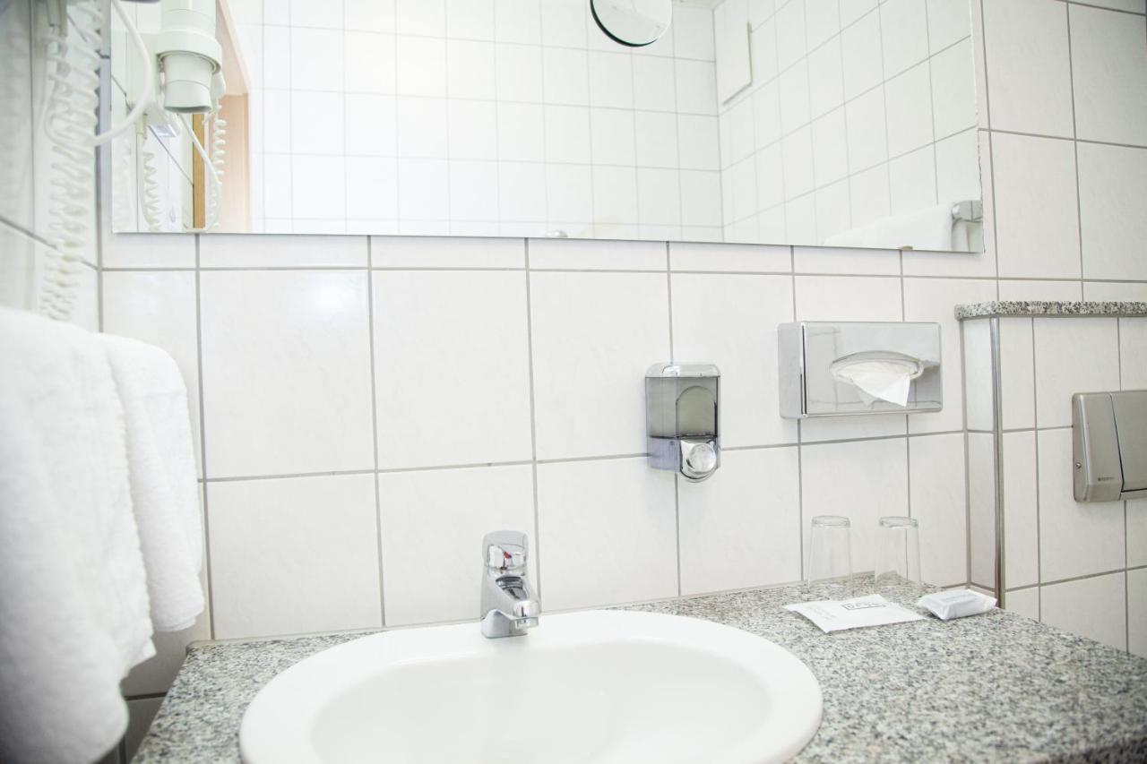 דיסבורג Hotel Lonac מראה חיצוני תמונה